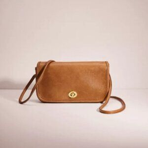 Coach Vintage Dinky Crossbody Shoulder Bag in Glove Tanned Cowhide Leather